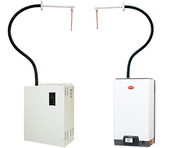 ウエットマスター製 電極式蒸気加湿器（右）ウエットマスター製 電熱式蒸気加湿器（左）